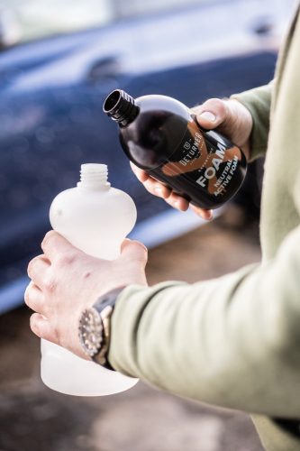 Aplicare spumă auto XpertLine – curățare delicată