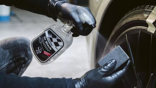 Utilizare directă ProElite Dr Black – spray lucios pentru cauciuc și plastic