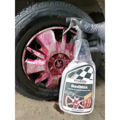 Aplicare soluție ProElite RedNox pe jante auto contaminate