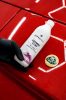 Șampon Elite Detailer aplicat pe caroserie roșie – luciu optic intens
